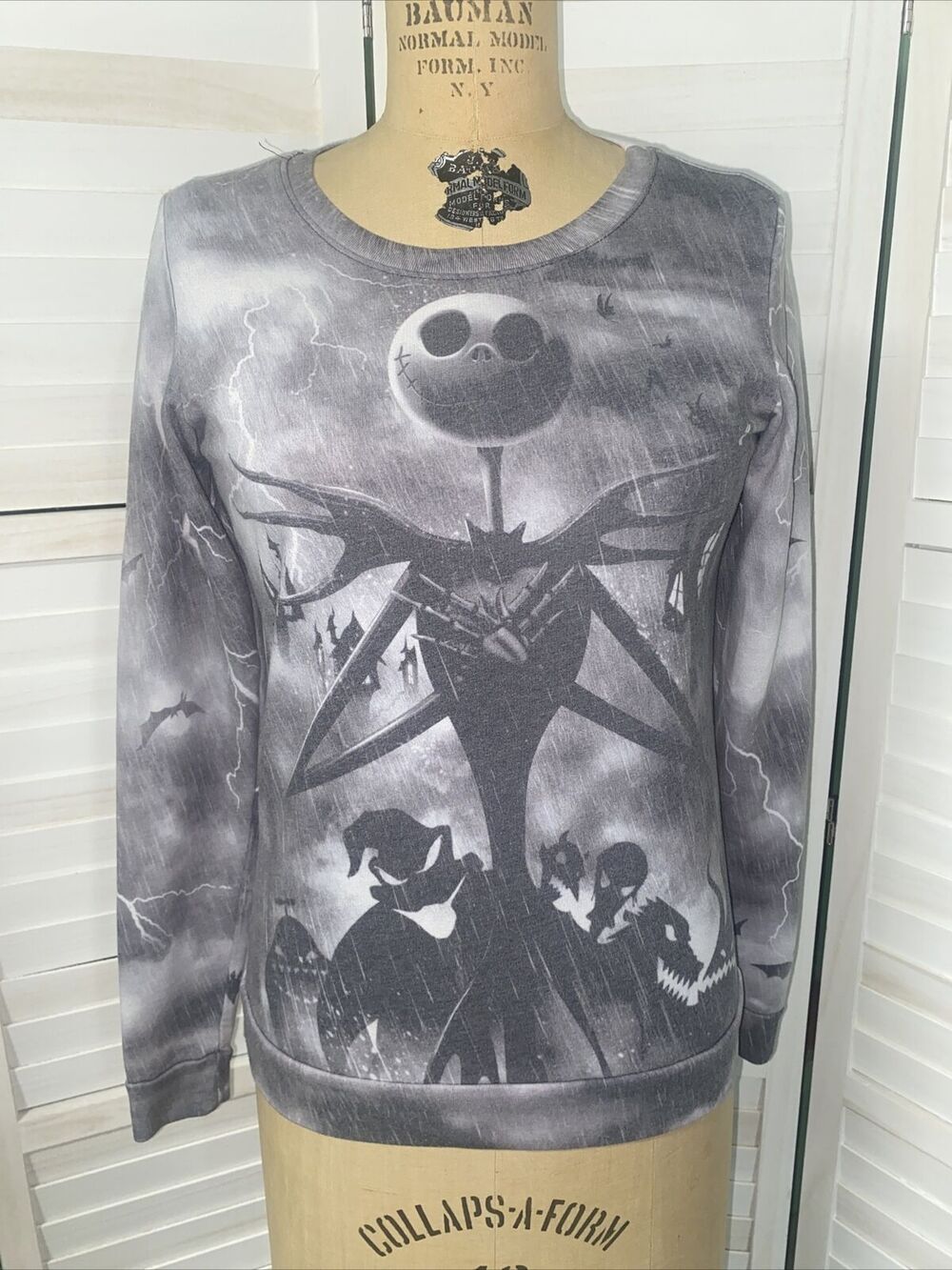 Disney The Nightmare Before Christmas Gray Jack Skeleton Sweatshirt Adult Size S